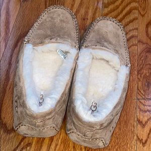 UGG Moccasins. USA 6. UK 4.5 EU37 Tan/Cream/Brown